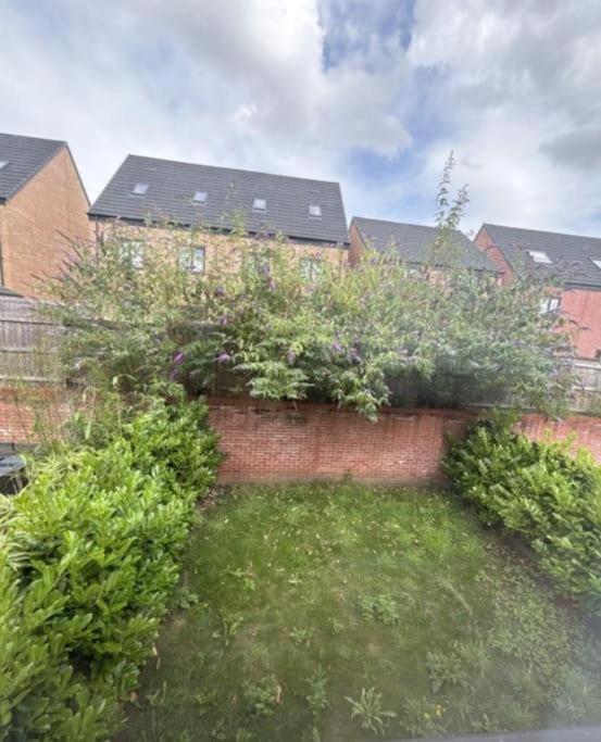 Private Room In A House With Parking In Lenton Nottingham Kültér fotó